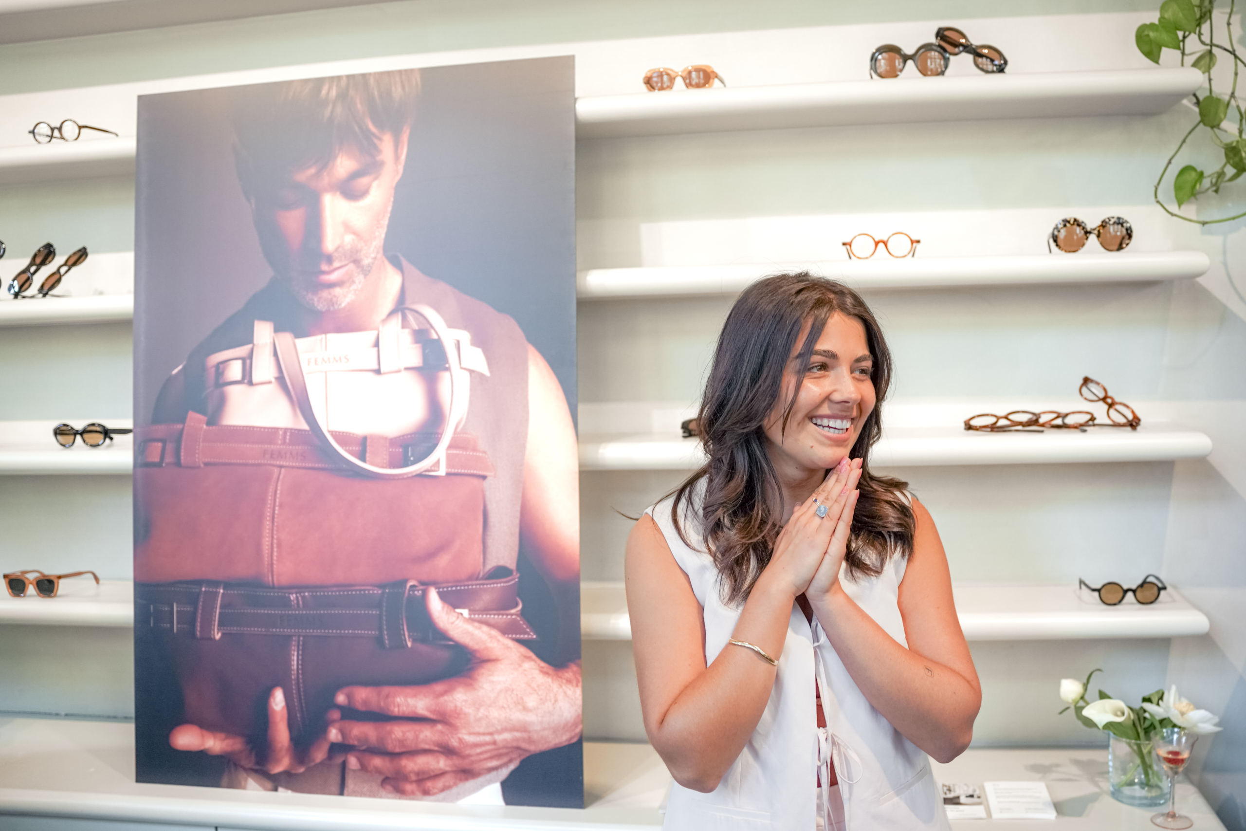Lancering tassencollectie FEMMS Design met Femke lachend